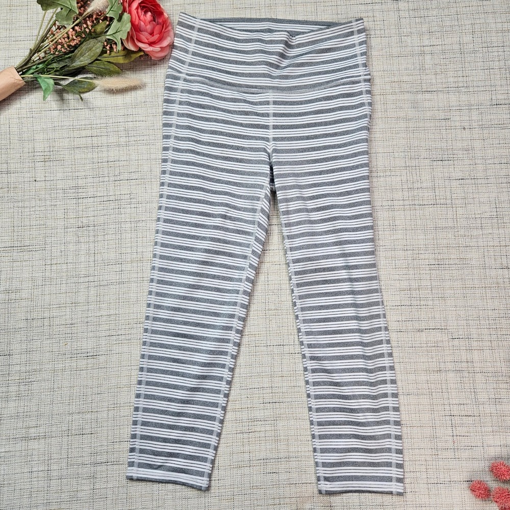 5/$25‎ Athleta Chaturanga Grey White Striped Cropped Leggings Small High Rise